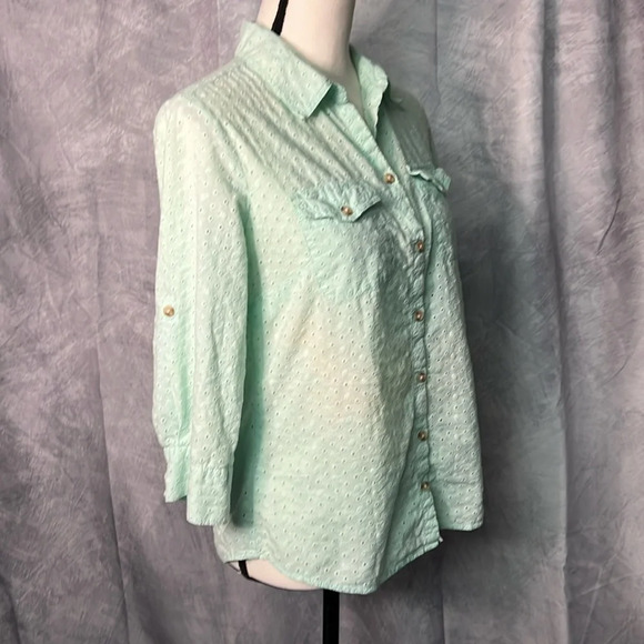 Croft & Barrow Mint Green Eyelet Button Down 3/4 Sleeve Blouse - size XS - Picture 2 of 13